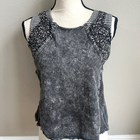Gimmicks By BKE Top Size XS Open Back Gray Sleeveless Stripe Mesh Grunge edgy - Picture 5 of 8